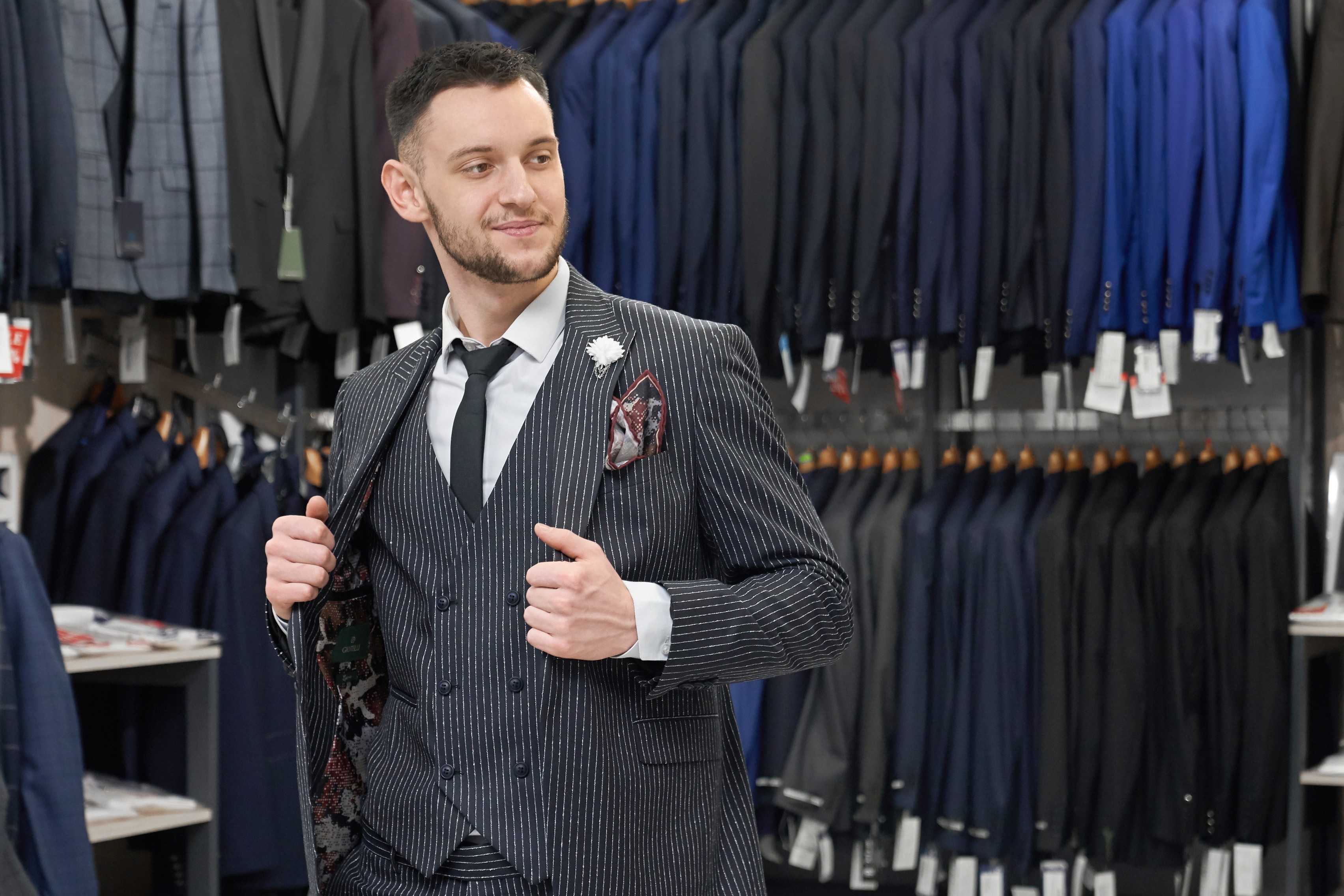Ready-Made Uniform Suppliers in Dubai: Quality Workwear for Every Industry